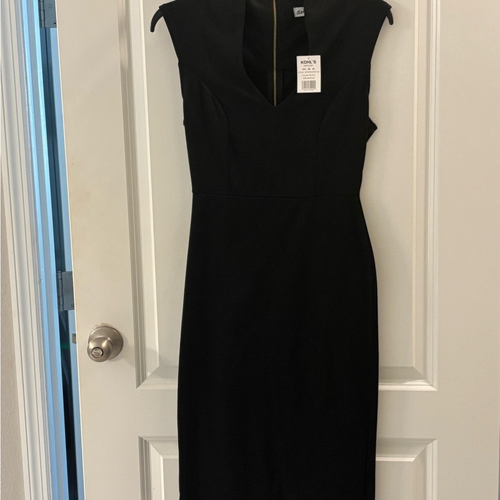 Black almost famous bodycon v-neck sleeveless dress. Small collar. Medium. - Picture 3 of 5